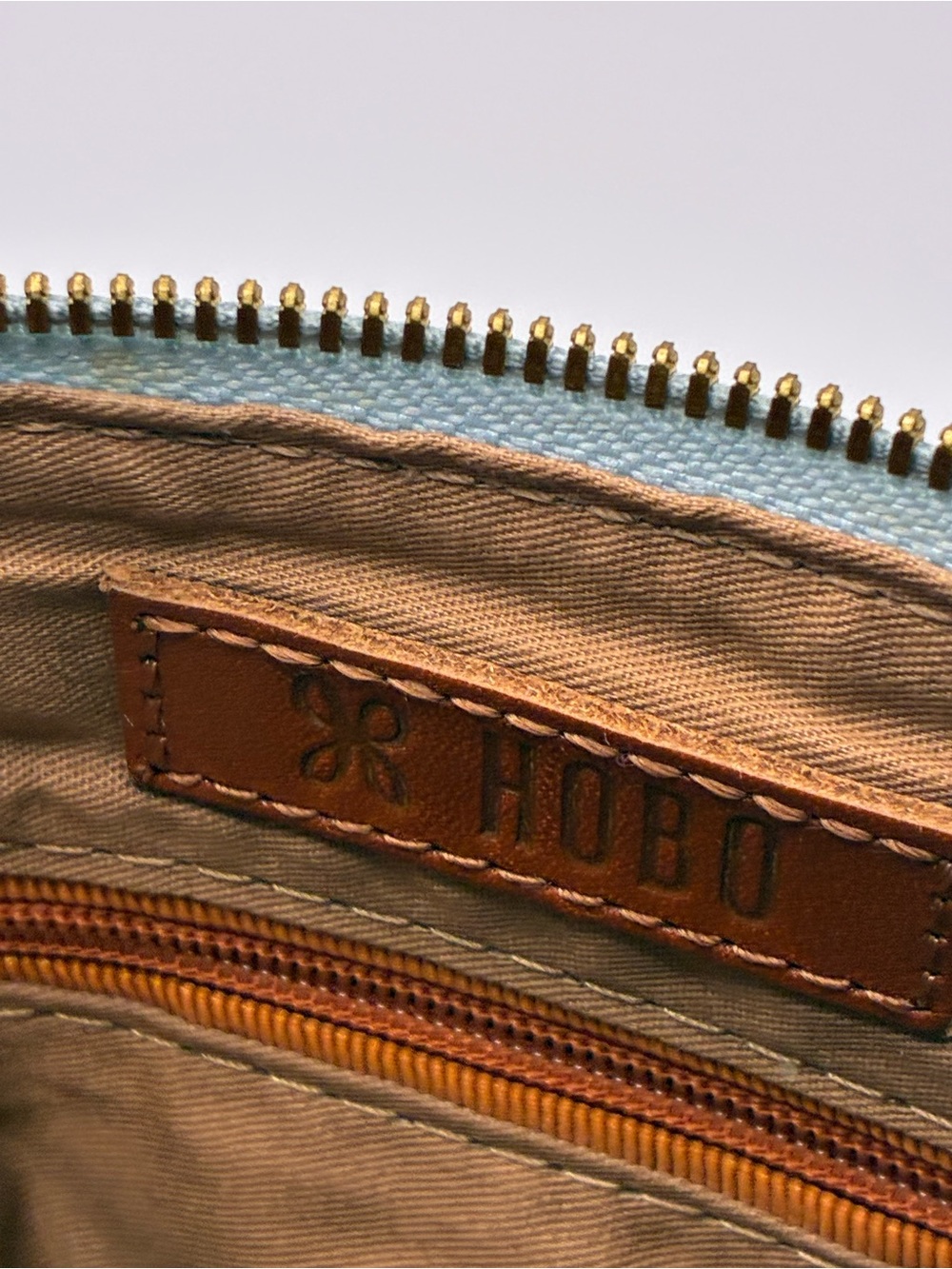HOBO Darcy Clutch Wristlet - Picture 6 of 8